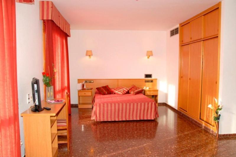 Hotel La Imperial Luceni Habitación foto