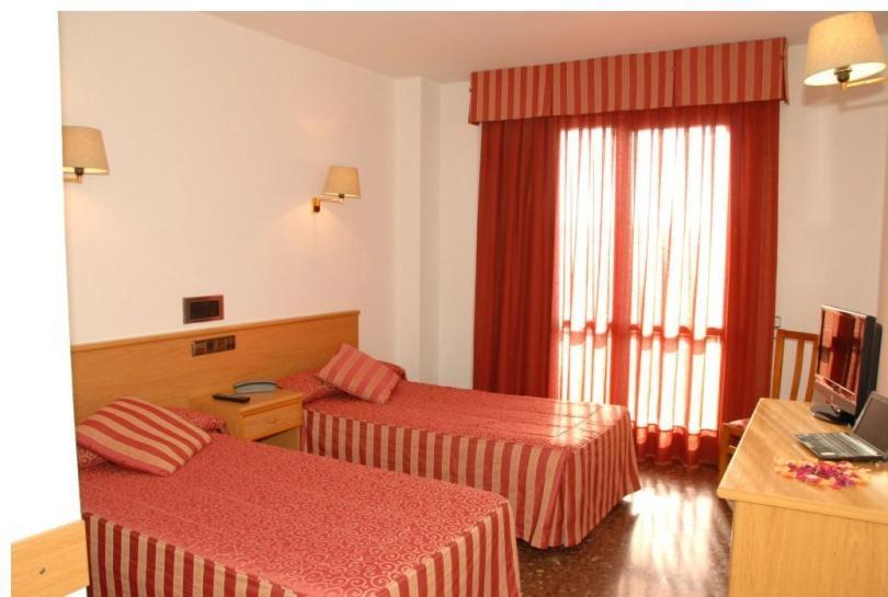 Hotel La Imperial Luceni Habitación foto